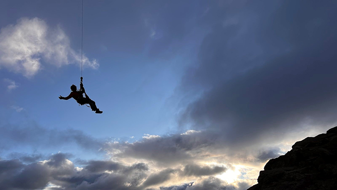 Alaska Air National Guard rescues two sheep hunters near Tonsina