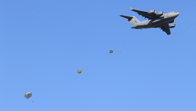 Alaskans, Nebraskans team up for airborne training